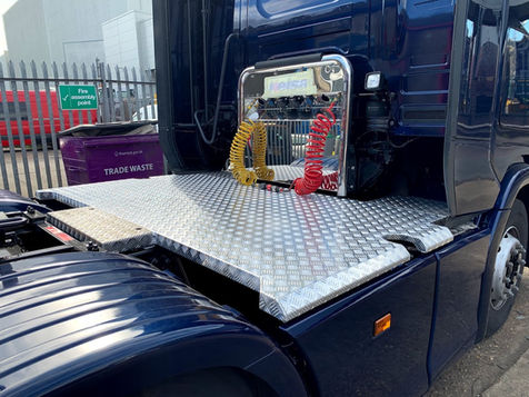 Full chassis chequer aluminium catwalk, catwalk systems, truck