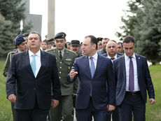 Հունաստանի պաշտպանության նախարարն այցելել է «Եռաբլուր» զինվորական պանթեոն