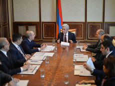 Նախագահը խորհրդակցություն է անցկացրել հանրային ծառայությունները կարգավորող հանձնաժողովի անդամների հե