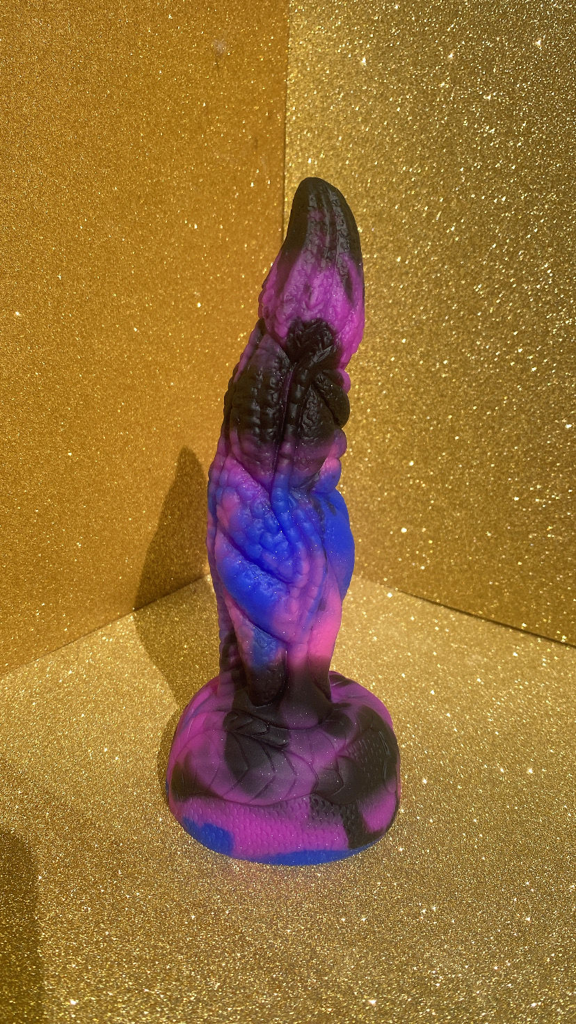 Thumbnail: Alien monster cock dildo