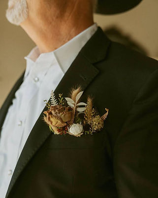 Montana-Pocket-Square-Boutonniere-Fall-Wedding-Florals