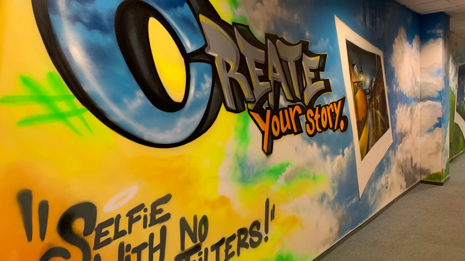 Duck face central: the Prague Selfie Market