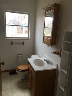 Bathroom 1 (1)