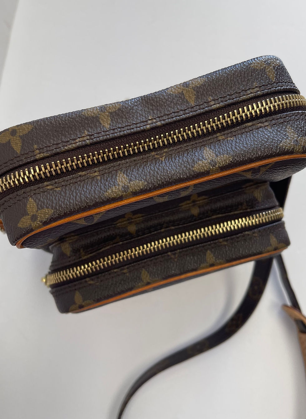 Thumbnail: Vintage Louis Vuitton Monogram Amazon Crossbody