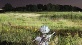explorer-statue