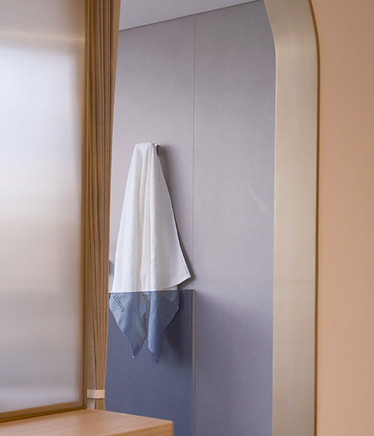 R02_Bathroom.jpg