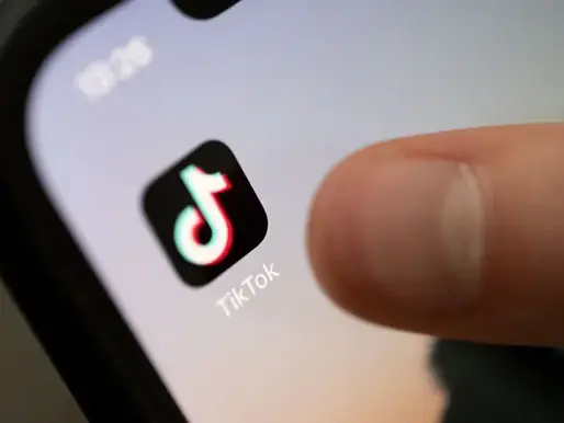Australija zabranjuje TikTok na sluzbenim uređajima. A Kina im je najveći trgovinski partner!
