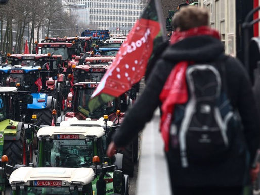 Prosvjed poljoprivrednika: Tisuće traktora zakrčile ulice Bruxellesa...