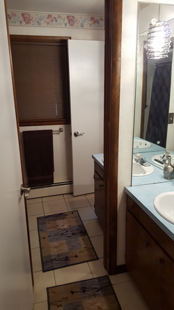 Holiday Bathroom 1-1