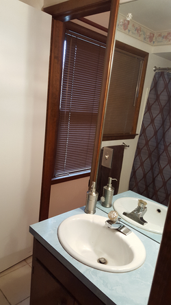 Holiday Bathroom 1-2