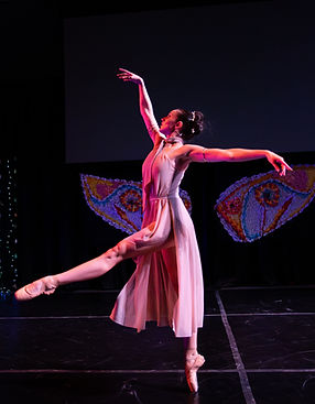 2026May-CollectiveMotion-MomentsThatMakeUs-CarlyVanderheyden-407A2879 (1).jpg