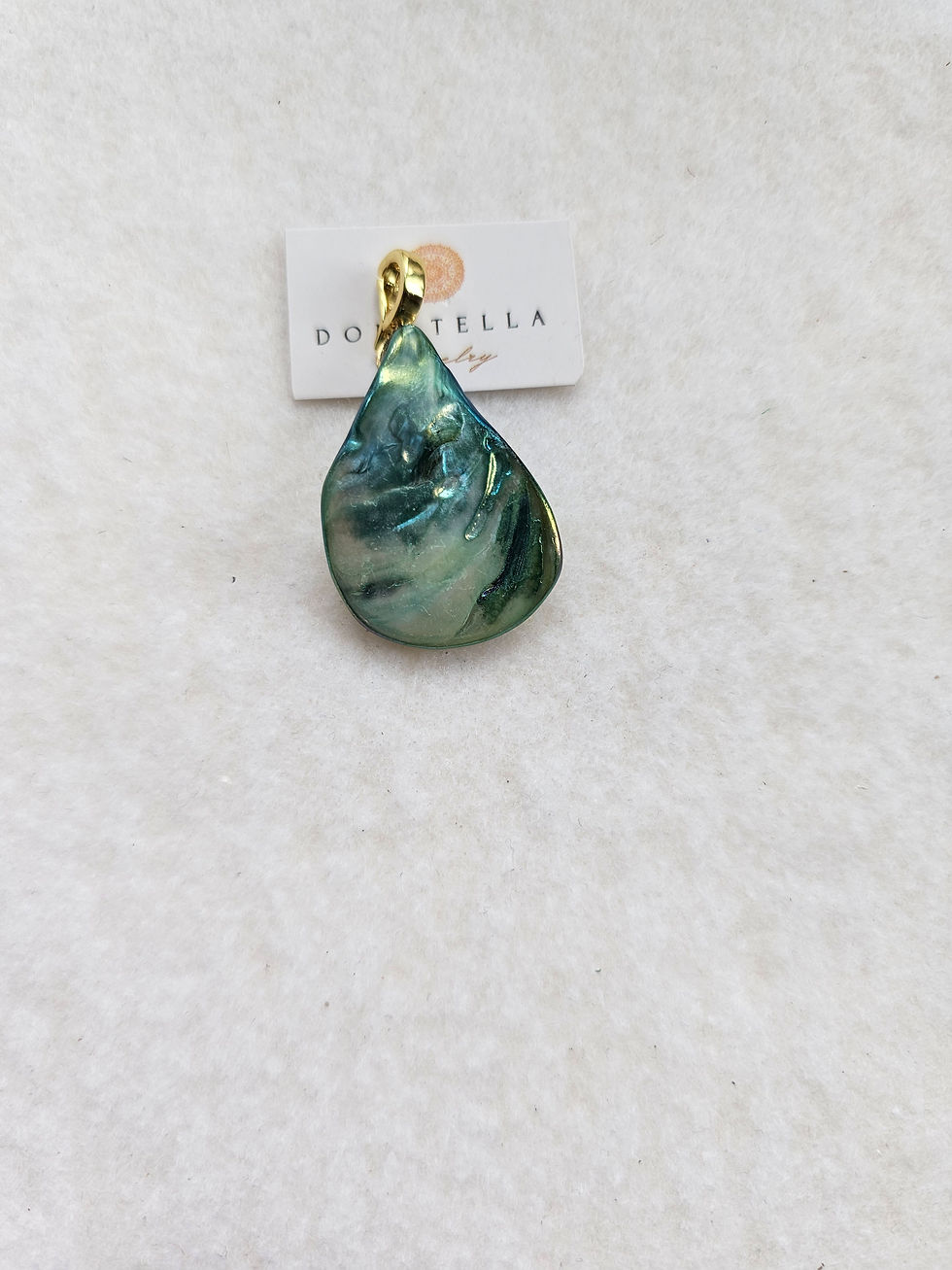 Thumbnail: Blue Bay shell clip-on pendant