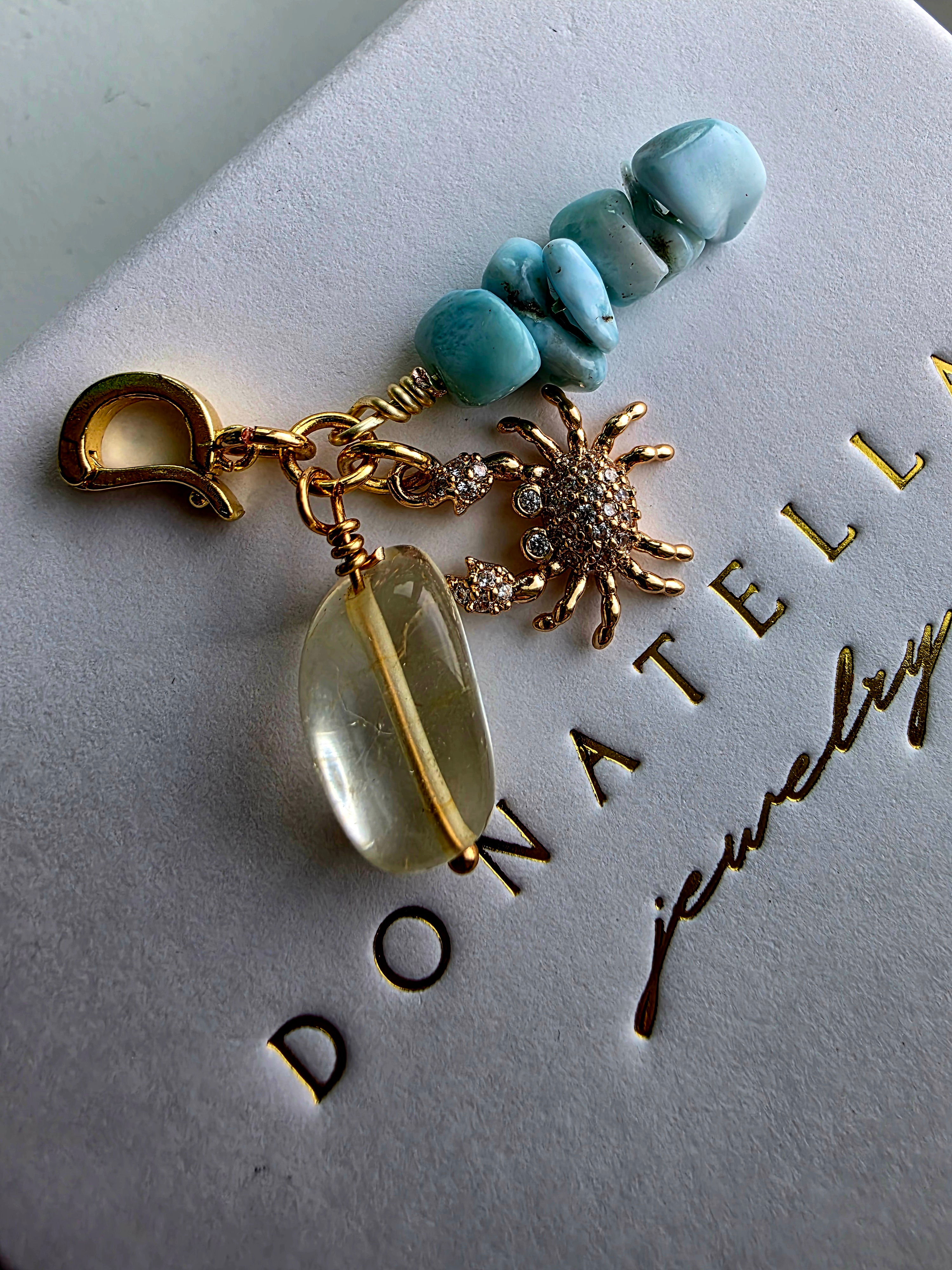 Cocktail on the beach clip-on pendant