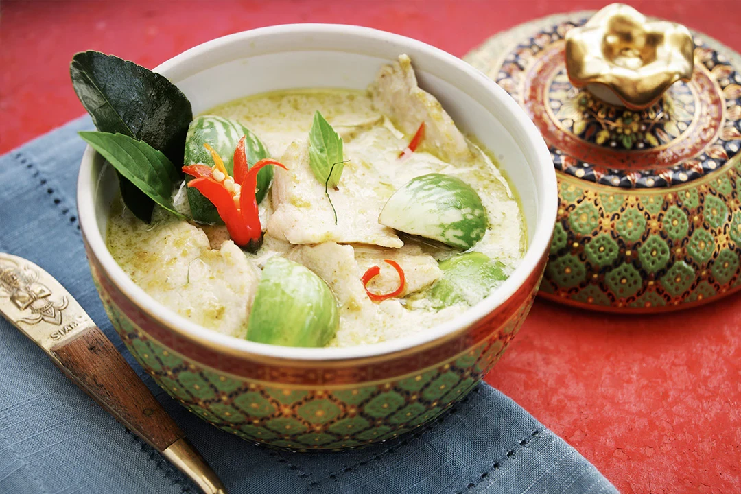 Watcharee green curry top