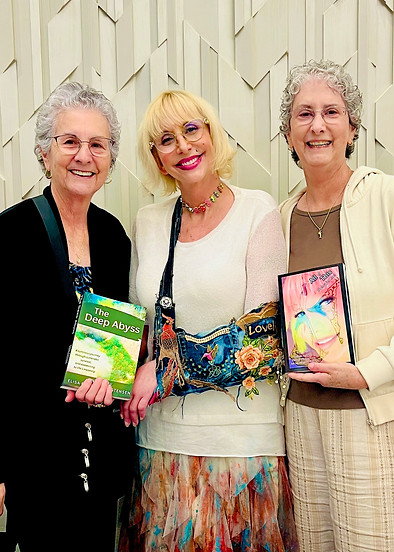 Bonnie, Laurie, and me.jpg
