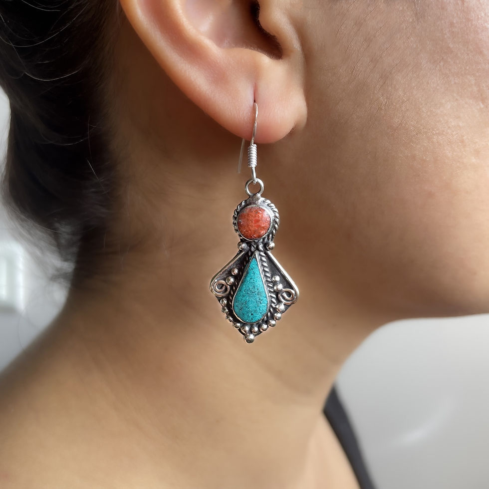 Boucles d'oreilles Ethniques Tibétaines corail lapis-lazuli turquoise