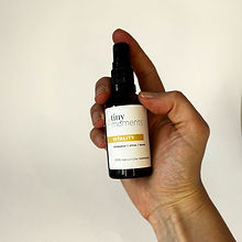 Roomspray Vitality in hand
