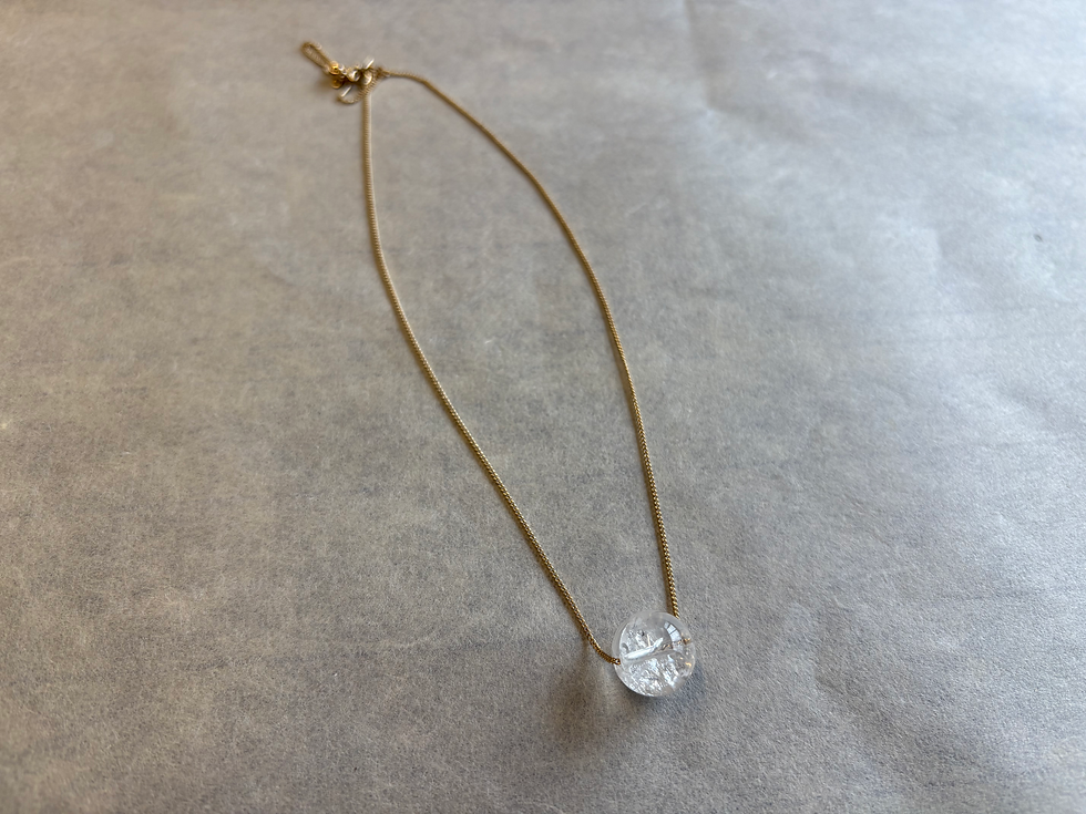 サムネイル： 虹入り水晶のひと粒ネックレス
