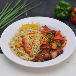 Chilli chicken with veg noodles box