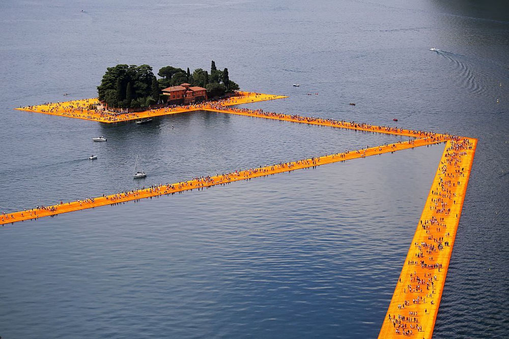 THE ARTIST CHRISTO PASSED AWAY AT 84 HE WRAPPED BUILDINGS AND