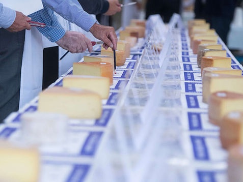 Fribourg accueillera les championnats suisses du fromage en 2026