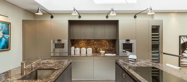 Design and Build or Traditional Tender: Which Route Gives Homeowners More Cost Certainty?
