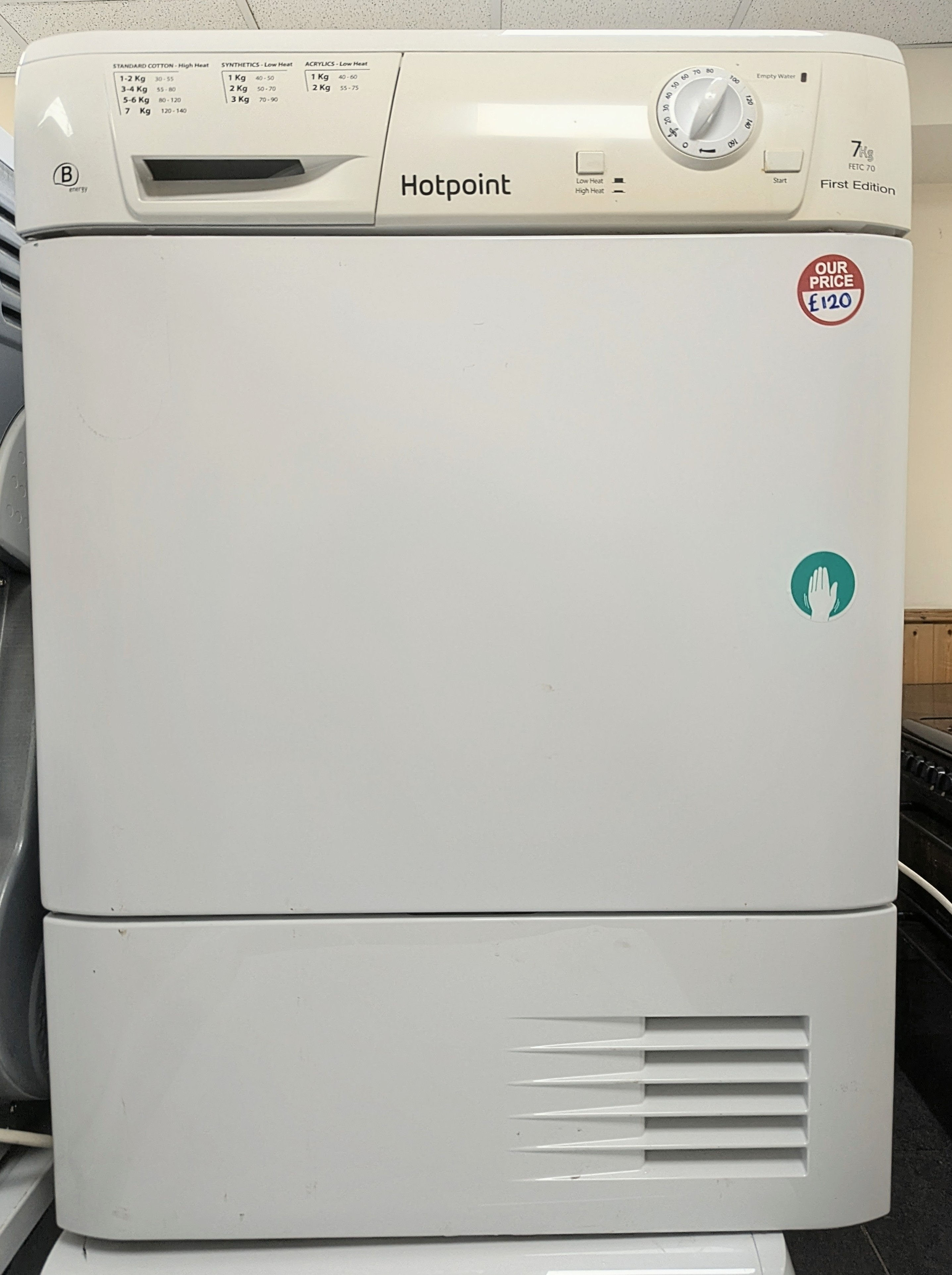 Hotpoint FETC70CP 7 kg condenser dryer 