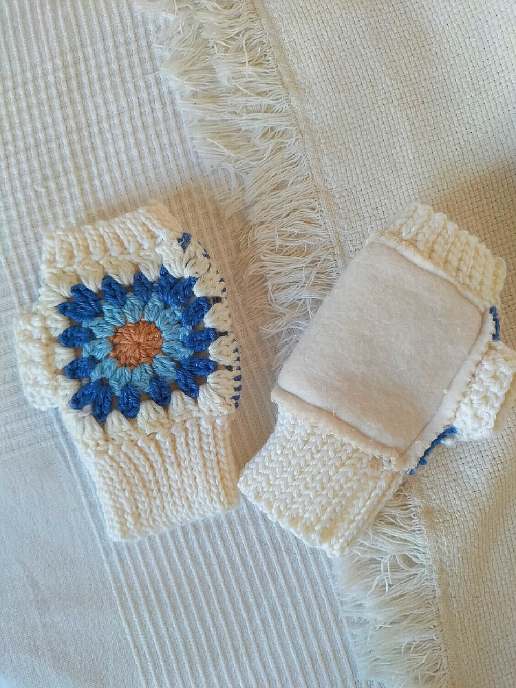 Miniature : Ensemble Blue Mandalas (Bonnet + Mitaines)