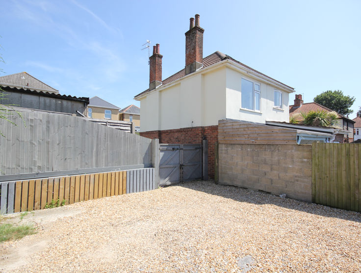 Lawrence & Rudge - Parking - Muscliffe Road