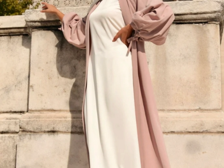 Get The Trendy Abayas For Your Ladies!