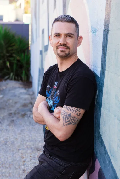 Author Damien Linnane