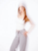 Frau, sinnlich lächelnd, Zoom Effekt, im Studio von ad Photographie