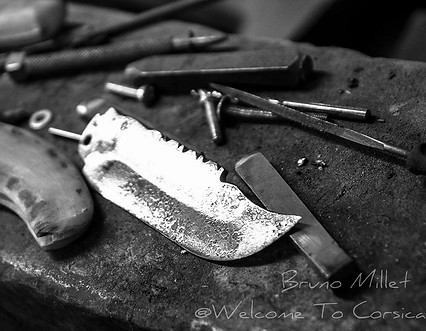 10_L'Atelier coutelier Jean-Charles Bianconi Calenzana (24).jpg