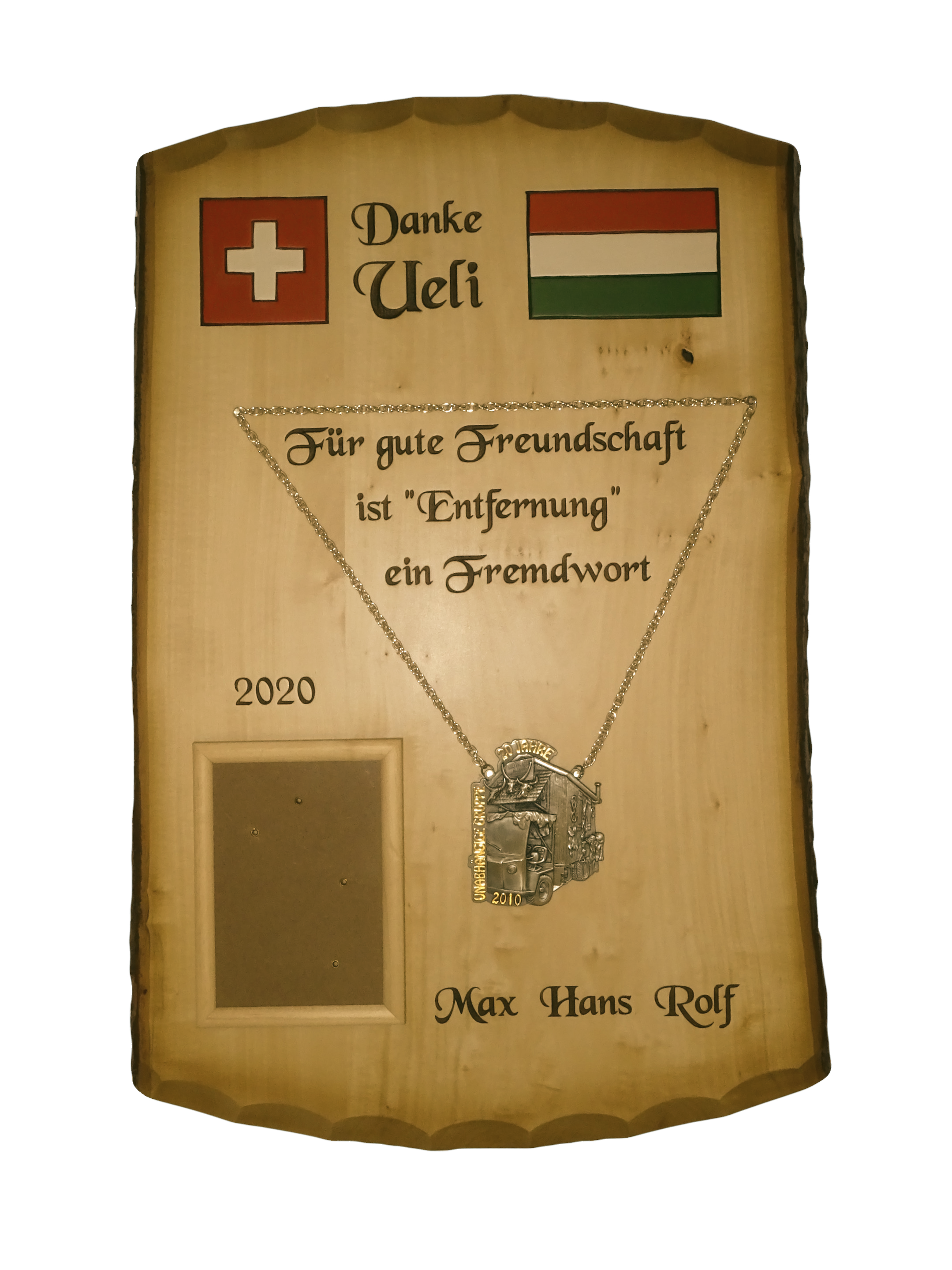 Rindentafel mit ingerierter Plakette