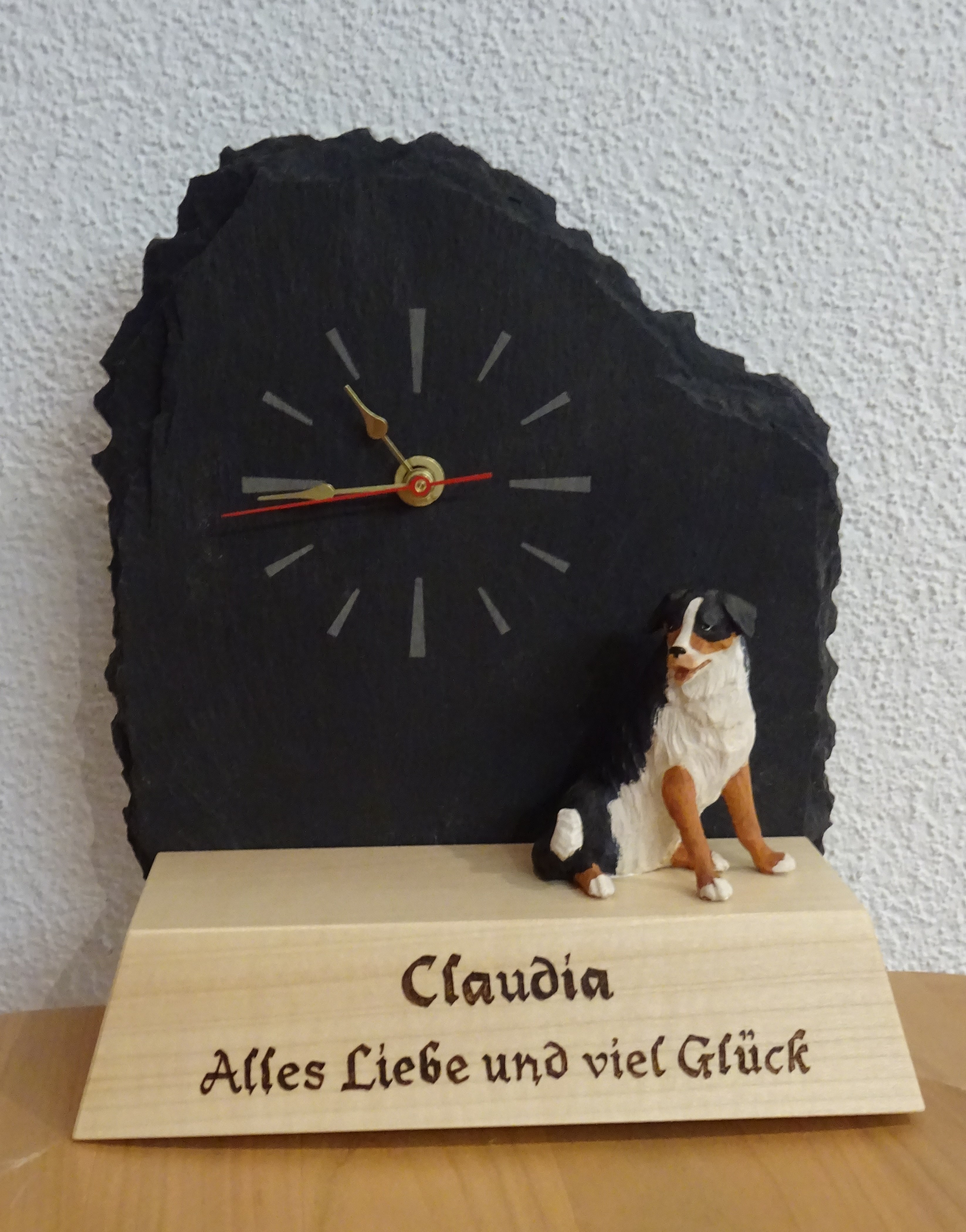 Schieferuhr, Ziffern gelasert