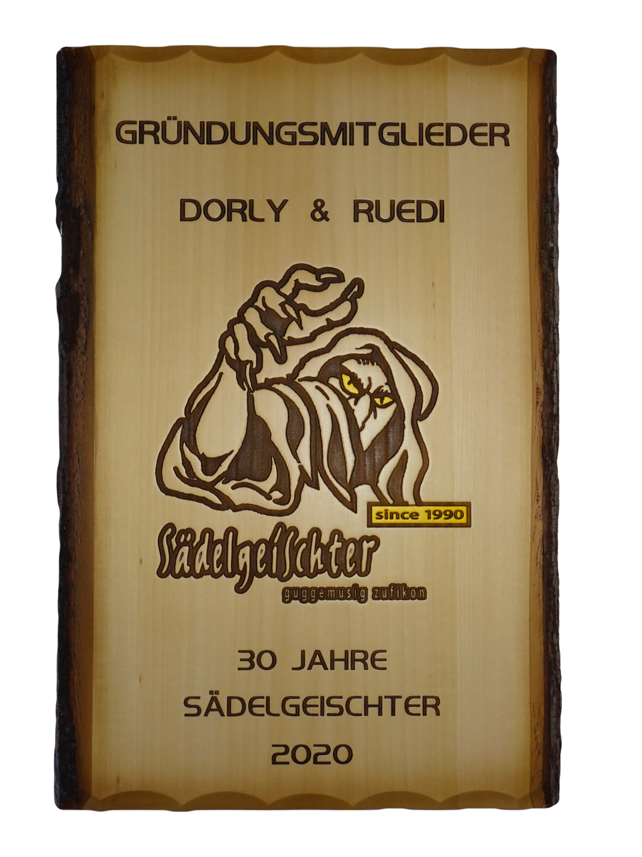 Rindentafel mit Guggä-Logo