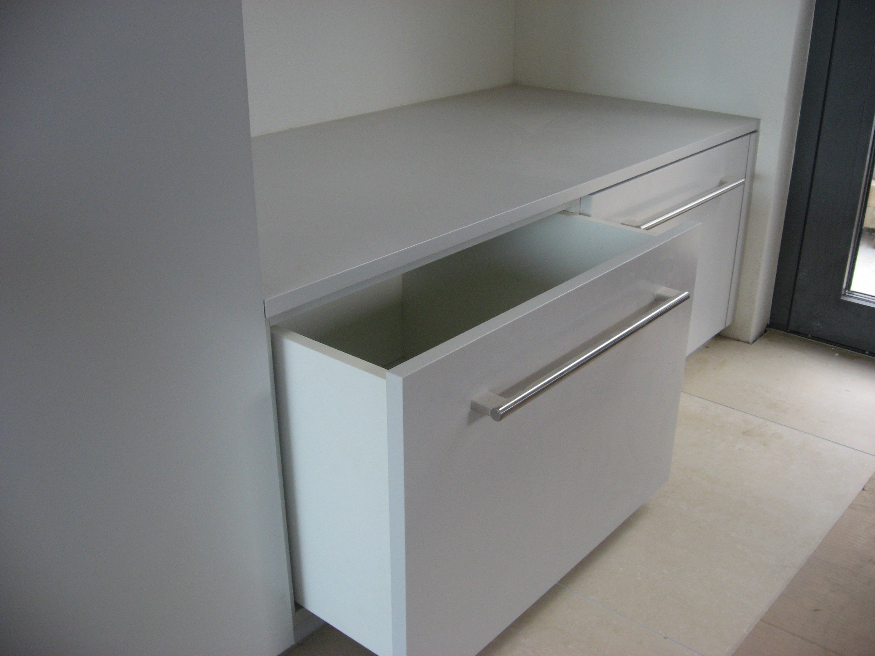 Garderobenschrank Schublade