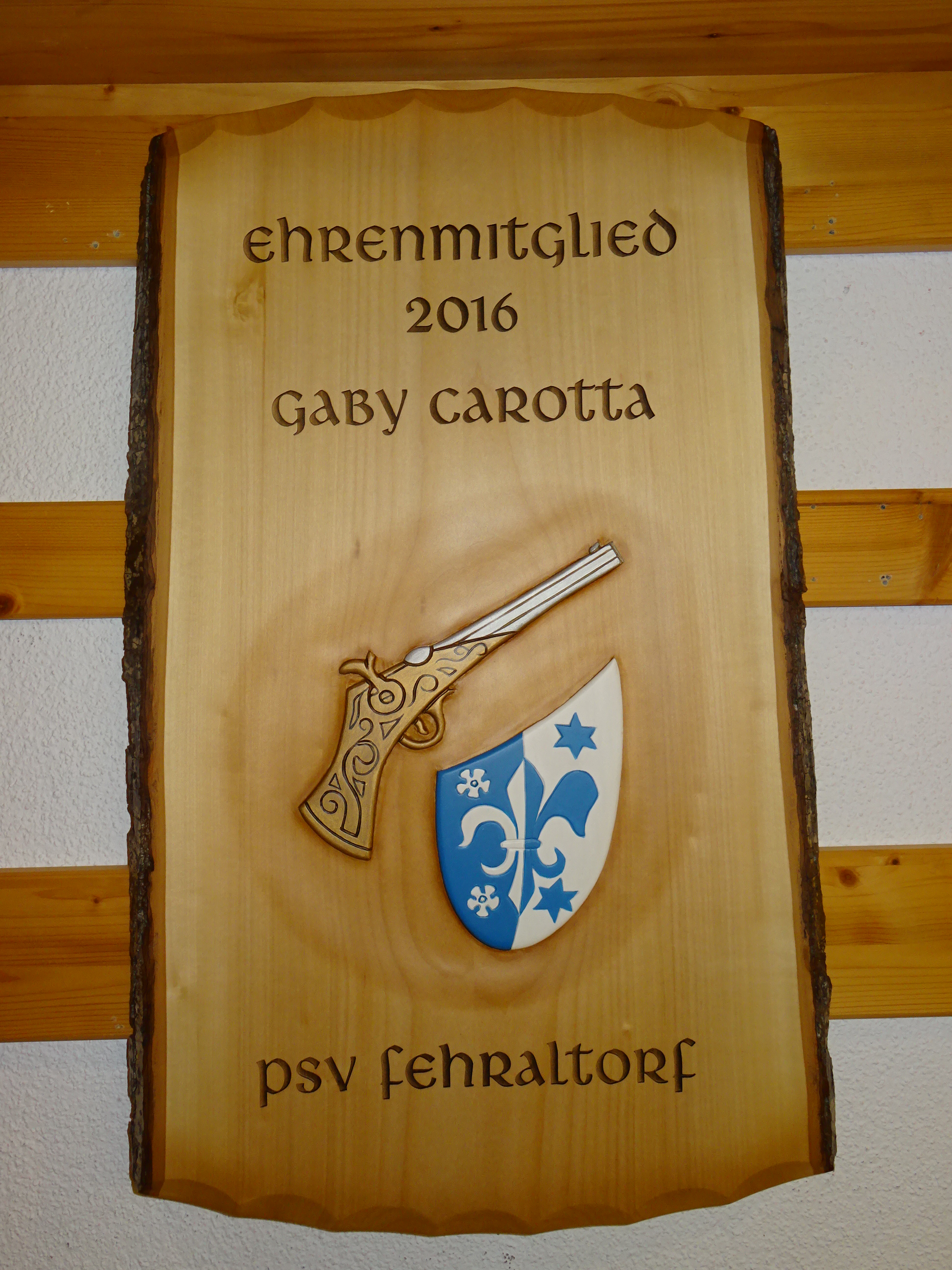 Tafel mit Vereinsmotiv PSV