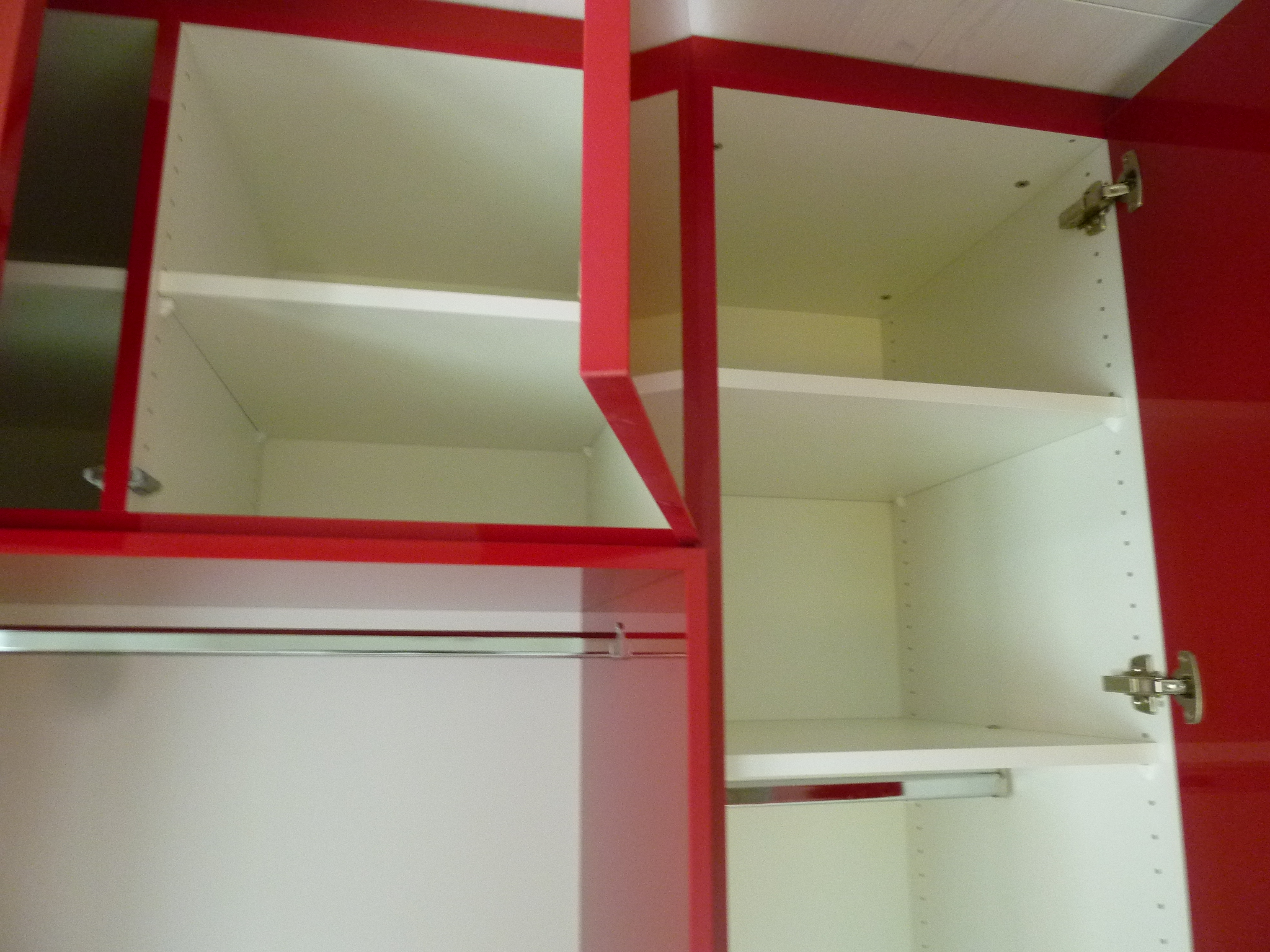 Garderobenschrank hochglanz_viel Stauraum