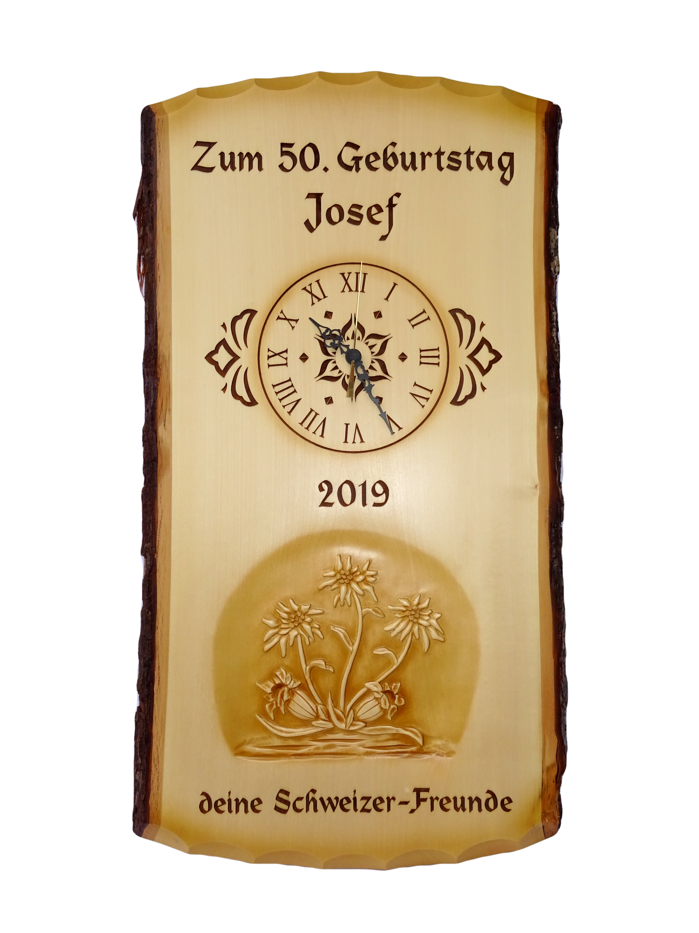 Tafel mit Blumenbouquet