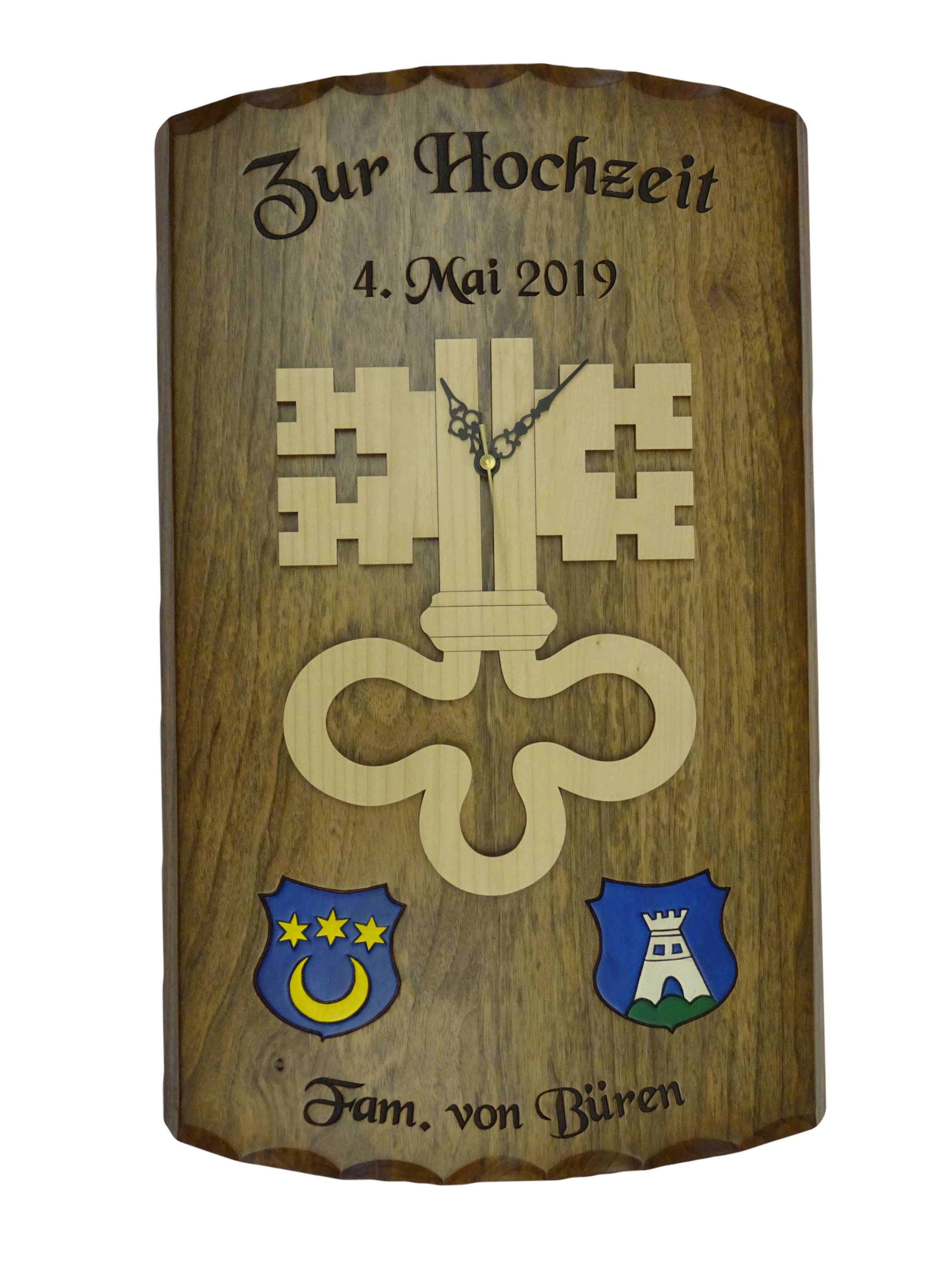 Nussbaumtafel zur Hochzeit