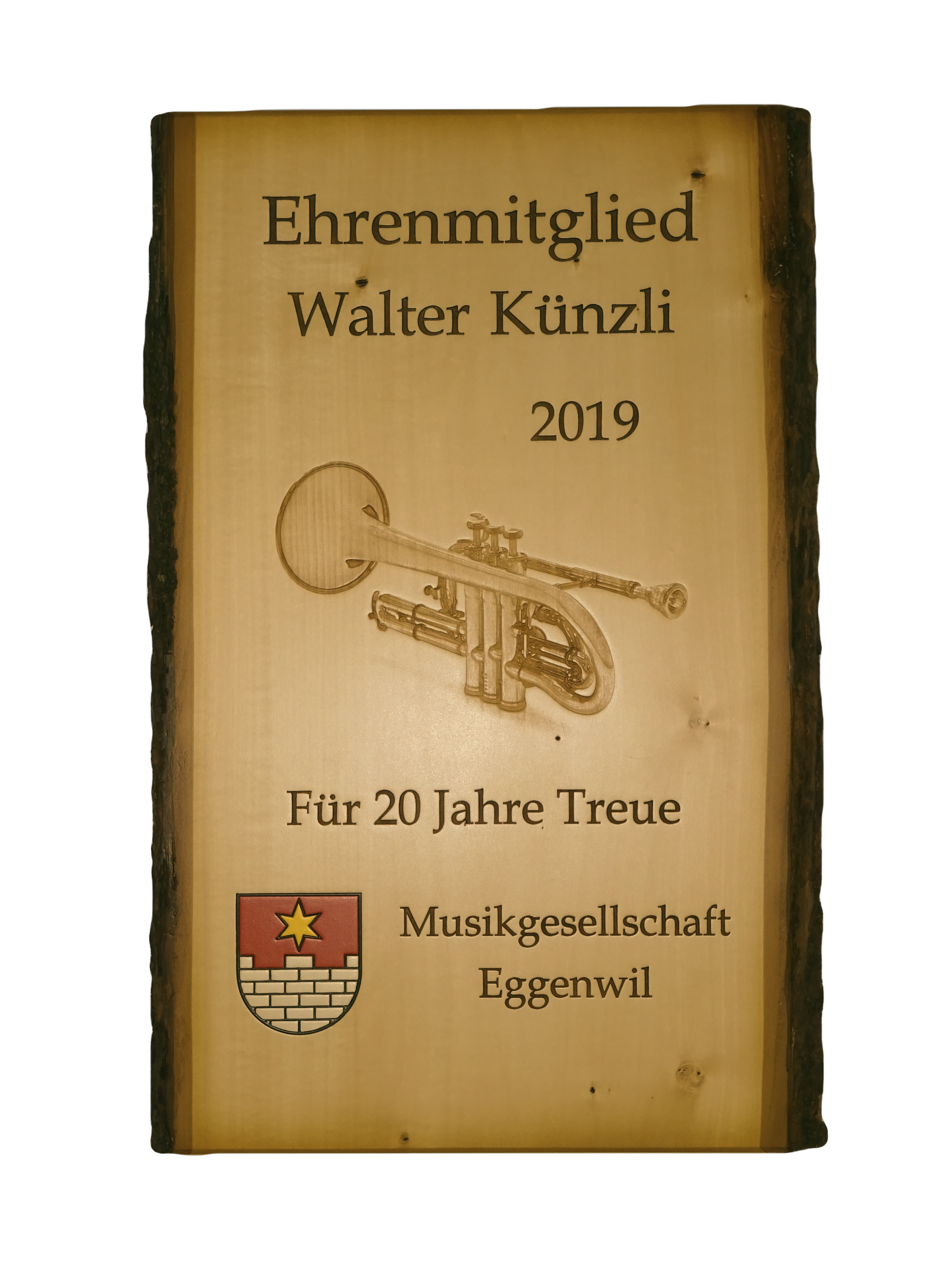 Rindentafel mit Trompete
