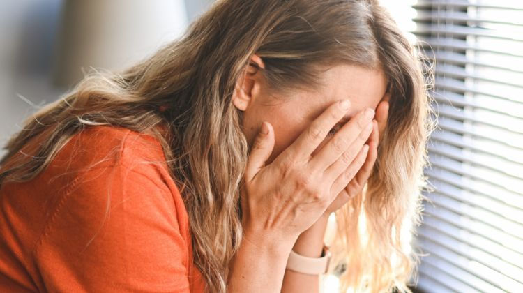 Supportive conversation representing emotional safety in relationships