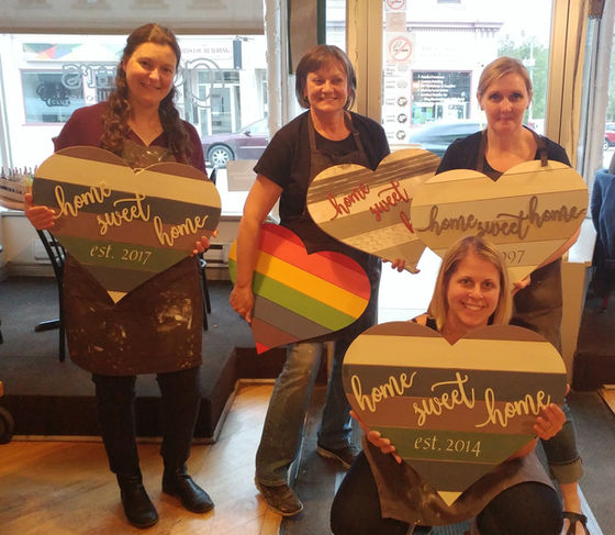 Sip & Dip - Pallet Heart Signs