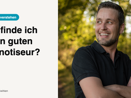 Bodo Ernst lächelt mit verschränkten Armen im Freien neben dem Titel „Wie finde ich einen guten Hypnotiseur?“.