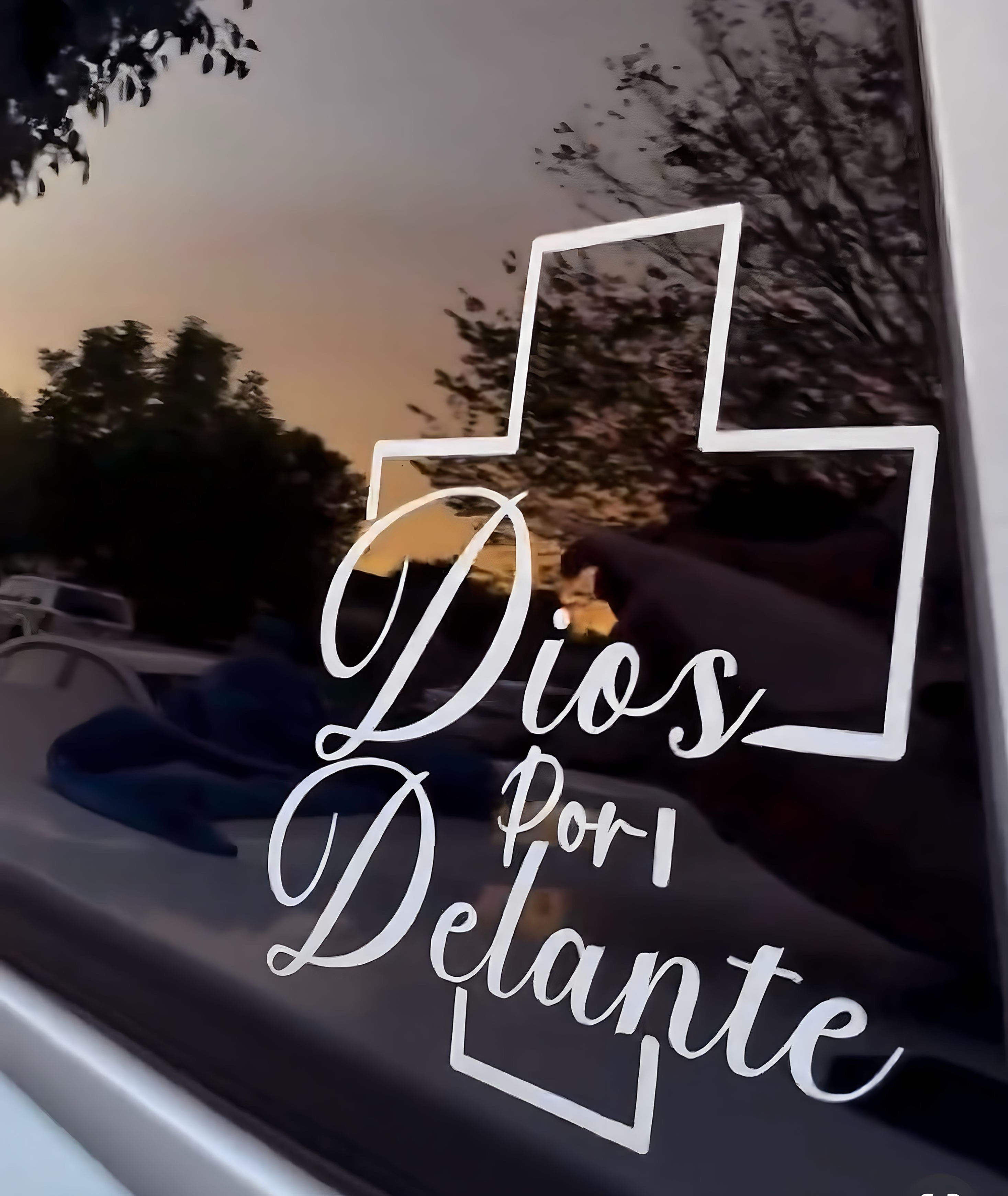 Dios por Delante Cross SVG & PNG | Digital Download