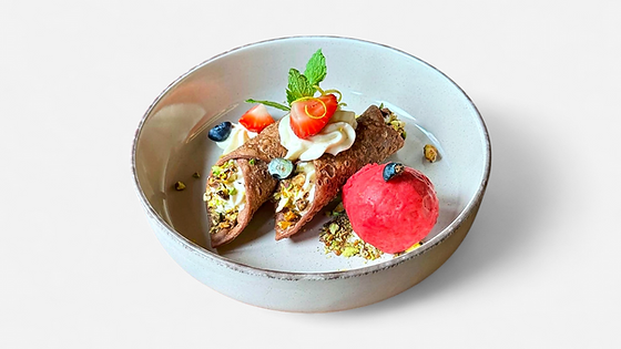 CANNOLI CON CREMA BAVARESE