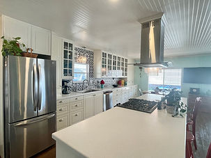 Great 2 bedroom 2 bath mobile home in Lake Forest California.