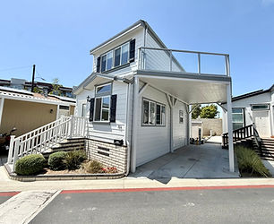 Amazing 2 story 1 Bedroom 1.5 bath mobile home for rent in Huntington Beach, CA