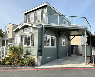 Beautiful 1 Bedroom 1 and a half bath beach cottage for rent in Huntington Beach, California
